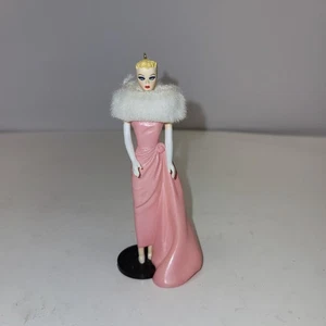 De Colección Hallmark Keepsake Ornamento Barbie La Noche Encantada Vestido Rosa Coleccionista - Imagen 1 de 12
