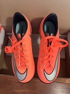 Nike Jr. Mercurial Victory V Turf Kids Soccer Shoes Mango-Silver-Black 1.5 Y - Picture 1 of 6
