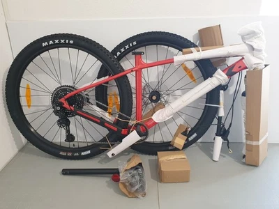 Trek Marlin 6 Gen 3 - 2025 Lava L - Bild 1 von 4