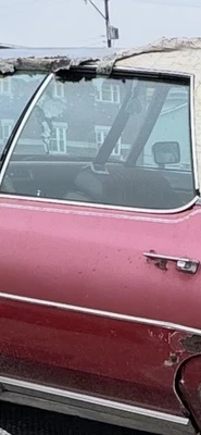 Cadillac 1972-1975 sedán Deville puerta trasera izquierda vidrio Foto 1 de 2