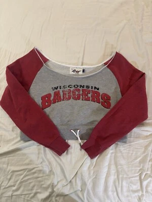 Wisconsin Badgers Mujer’s Sudadera Corta Personalizada Cuello Abierto Grande Gris Foto 1 de 4