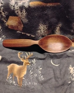 Hand Carved Wooden Eater / Spoon / Walnut Eater. Select Walnut Hand Finished - Picture 1 of 7
