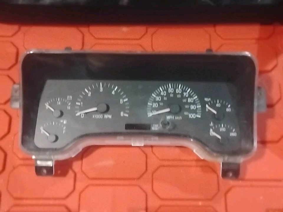 Panel de instrumentos 1999-2001 velocímetro medidor de cúmulo velocímetro Jeep Cherokee XJ 135 k Foto 1 de 4