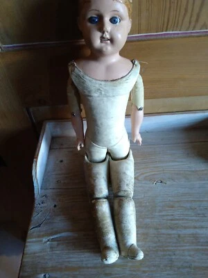 Corps de poupée ancienne en cuir - Photo 1/4