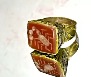 Ancienne Bague Romaine en Bronze avec Scorpion Cornaline Rouge Gravure Taille-douce ! - Photo 1 sur 6