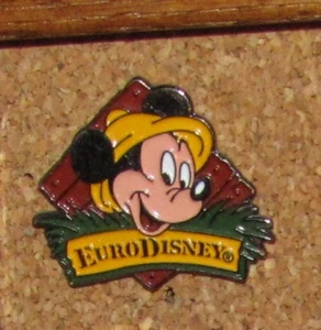 D22 PINBACK PIN COMIC BD CARTOON DISNEY MICKEY MOUSE EURO DISNEY SELTEN - Bild 1 von 1