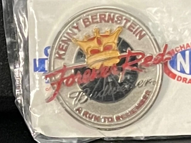 VRHTF VTG RARE NHRA KENNY BERNSTEIN FOREVER RED BUDWEISER HAT PIN 1.5" X 1.5" - Imagem 1 de 1