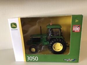 Britains John Deere Tractor 3050 2wd RARE BOXED discontinued Boxed Minter