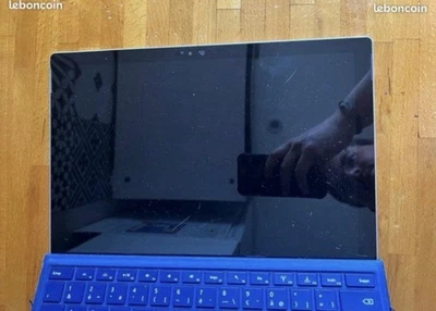 Microsoft Surface Pro 4 (Intel Core m3, 4 Go RAM, 128 Go SSD) 2-en-1 Portable... - Photo 1/4