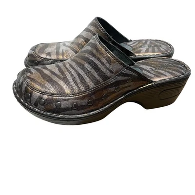 Zueco sin cordones Born Marley marrón oscuro mula talla 6 estampado animal  Foto 1 de 4