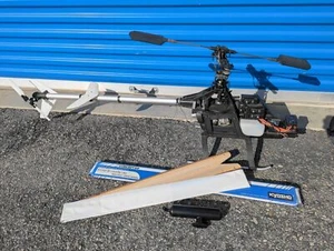 KYOSHO CONCEPT 60 RC ENGINE POWERED HELICOPTER Chassis w/ Engine & Radio / Gyro - Picture 1 of 17