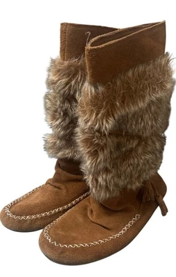 Minnetonka Women’s Size 9 Moccasin Boots Faux Fur Trim Brown Suede Mid Calf - Image 1 of 4