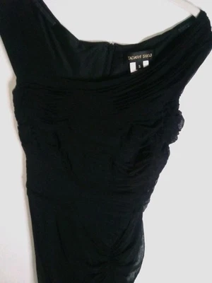 Vestido maxi Tadashi Shoji tamanho pequeno plissado maxi formal preto fora do ombro  - Imagem 1 de 4