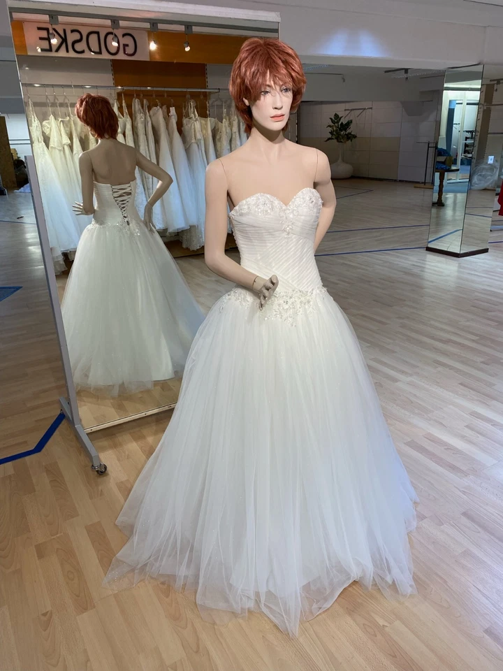Verschiedene nagelneue Brautkleider mit Profiberatung Größe 36-54 - Bild 1 von 1