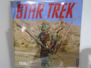 Calendario Star Trek 2020 sellado una esquina inferior doblada - Imagen 1 de 5