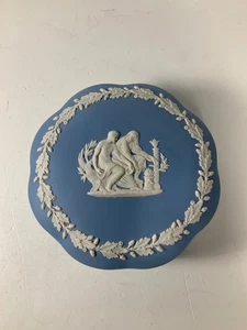 Vintage Wedgwood Blue Jasperware Trinket Box Made in England 4.5 in. - Picture 1 of 13