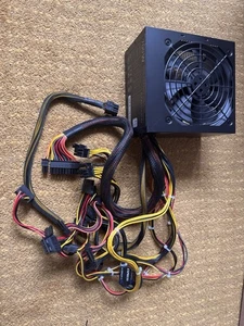 Pc Netzteil 700 Watt Cooler Master - Bild 1 von 2