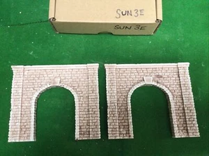 2 X TUNNELS HO OO SCALE -CUT STONE STYLE -single track- Painted SUN3e - Picture 1 of 9