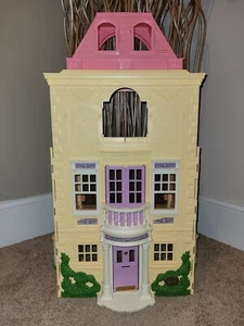 Fisher Price 2005 Loving Family Grand Mansion Twin Time Puppenhaus H3370 (LESEN) - Bild 1 von 15