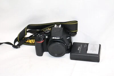 Nikon D3500 DSLR 24.2MP Camera Body only and 32gb sd card  1500 shutter count - Image 1 of 4