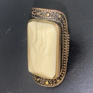 Vintage Statement Ring, Cream Marble Set in Brass US Ring SZ 5 SMALL, Stunning! - Picture 1 of 24