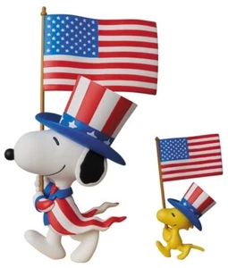 Ultra Detail Figure (UDF): Snoopy + Woodstock (USA Flag) - JAPAN IMPORT - Picture 1 of 8