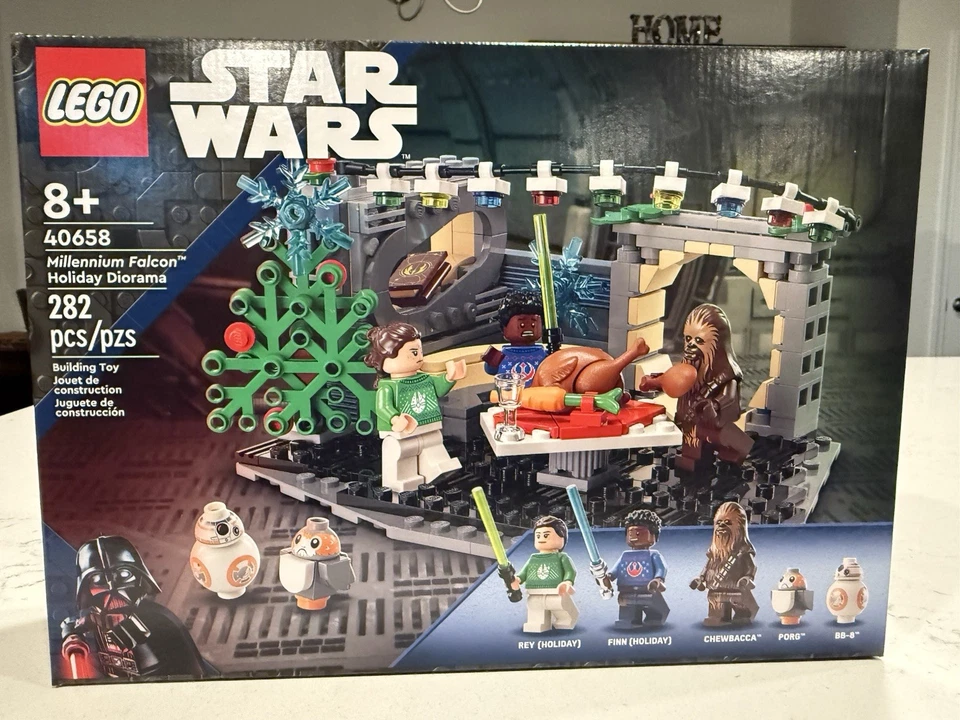 Happy Holidays LEGO Star Wars Millennium Falcon Diorama 40658 FREE SHIPPING - Image 1 of 1