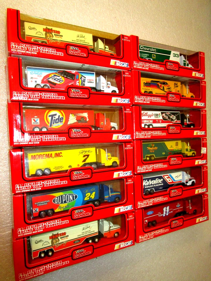 Racing Champions Hooters Alan Kulwicki Die Cast Team TRANSPORTER Truck 1 87