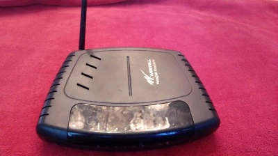 Westell VersaLink 4-Port 10/100 Wireless G Router (A99-327W11-00) - Image 1 of 4