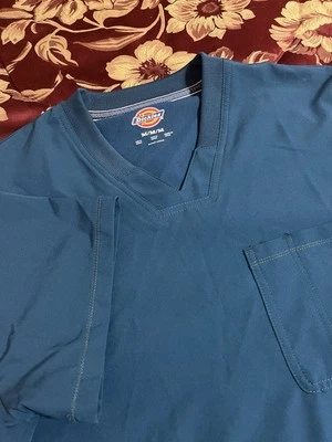 Blusa Médica Dickies Azul Caribeño Para Hombre Cuello en V DK640 CAR - Talla M Foto 1 de 4