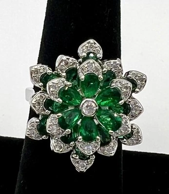 Anillo de plata de ley 925 chapado en platino verde y blanco circonita cúbica flor talla 6 ajustable Foto 1 de 4