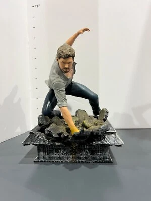 Estatua de Iron Fist Diamond Select de Marvel Gallery Foto 1 de 2