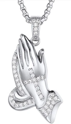 Manos de oración heladas con cadena de espiga Foto 1 de 3