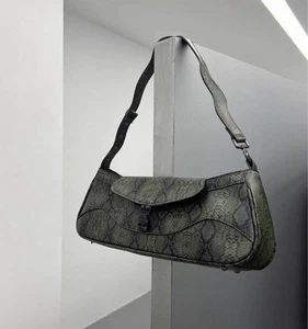 Bolso Bandolera DIESEL Serpiente-Hombro Cuero Fuzzykon Como Nuevo Sin Usar - Imagen 1 de 11