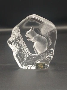 Mats Jonasson Lead Crystal Engraved Red Squirrel 3280 Paperweight Signed Sweden - Picture 1 of 11