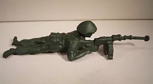 04 121 PGH Effelder DDR Soldat liegend mit MG aus NVA Taktikkoffer grün (15) - Bild 1 von 3