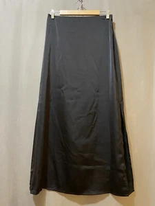 NWOT House of Harlow Women Side Zip Slit Flowy Straight Maxi Skirt Size M Black - Picture 1 of 11