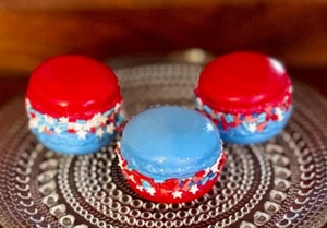 3 ~ lebensgroße patriotische Faux Macaron's - Bild 1 von 4