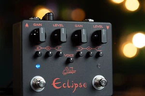 Pedal de distorsión de doble canal Suhr Eclipse edición negra - Imagen 1 de 4