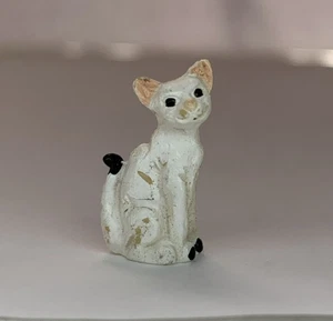 TINY statuina gatto miniatura vintage giocattolo plastica gattino alto 0,75” bianco carino - Foto 1 di 7