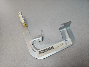 Genuine GM 22956467 Left Side Running Board Bracket 2017-19 Chevy Tahoe - Picture 1 of 4