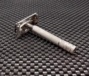 Vintage 1940's Gillette Super Speed DE Safety Razor Pre Date Code. - Bild 1 von 5