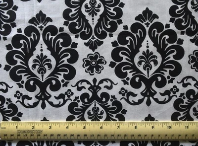 Tela Jo Ann 12" x 44" 100% Algodón Patrón Damasco Blanco y Negro Foto 1 de 2
