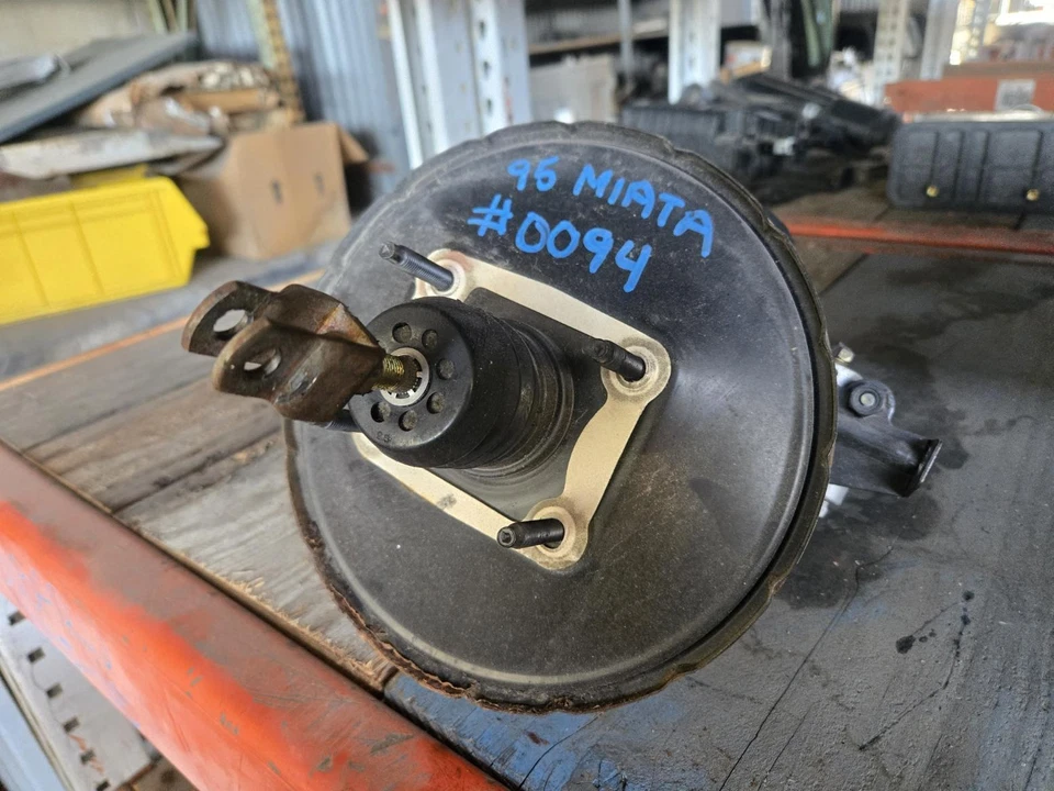 Potenciador de freno SOLO MAZDA MIATA 94 95 96 97 99 00 Foto 1 de 1