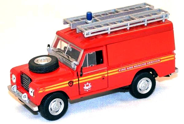 Cararama 1:43 Scale Land Rover Series III 109 Fire & Rescue Ladders On Roof - Image 1 of 1