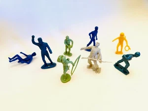 Vintage 60er Jahre Figuren verschiedene Themen: Astronaut, Soldat, Bund, Dienst+ - Bild 1 von 4