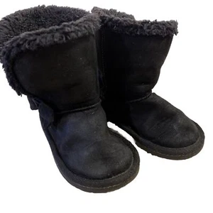 The Children’s Place Boots Toddler Size 6 Black Easy Pull On Lined Scotchguarded - Picture 1 of 6