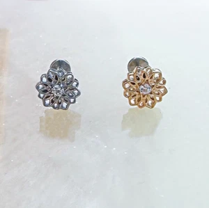 Titanium Silver / Gold Filigree Flower Threadless Labret. 20G, 18G, 16G, or 14G. - Picture 1 of 6