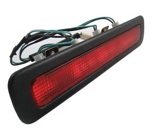 Luz de freno de puerta trasera roja para Mitsubishi L200 MK4 / Strada 1995-2006 - Imagen 1 de 4