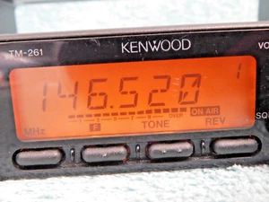 KENWOOD TM-261A 144 MHz VHF 2 METER HAM RADIO MOBILE TRANSCEIVER w/ MIC +BRACKET - Zdjęcie 1 z 17